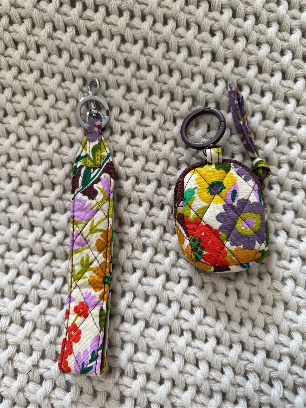 Vera Bradley Multi-Color Floral Clear Cosmetic Bag Set + Key Chain + Coin Purse - Picture 6 of 11